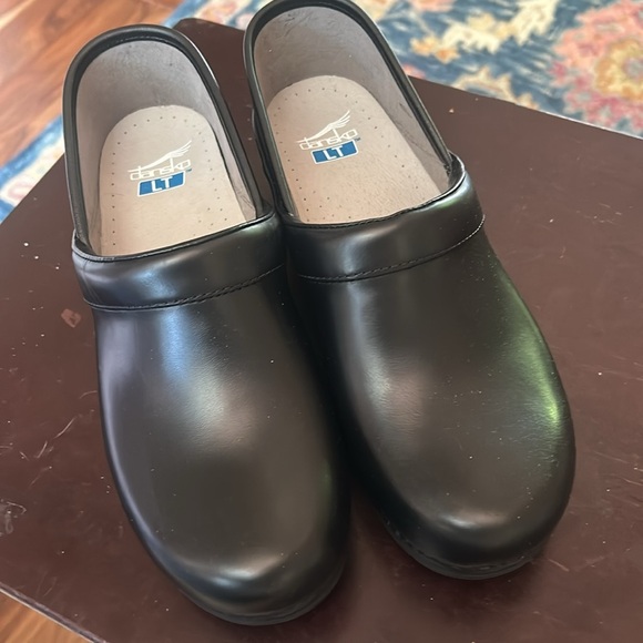 Dansko LT Professional Black Leather Clogs Shoes SZ 40/9.5-10 NEW - Picture 1 of 8